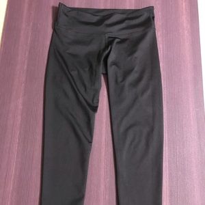 Mika Yoga Capri- size small